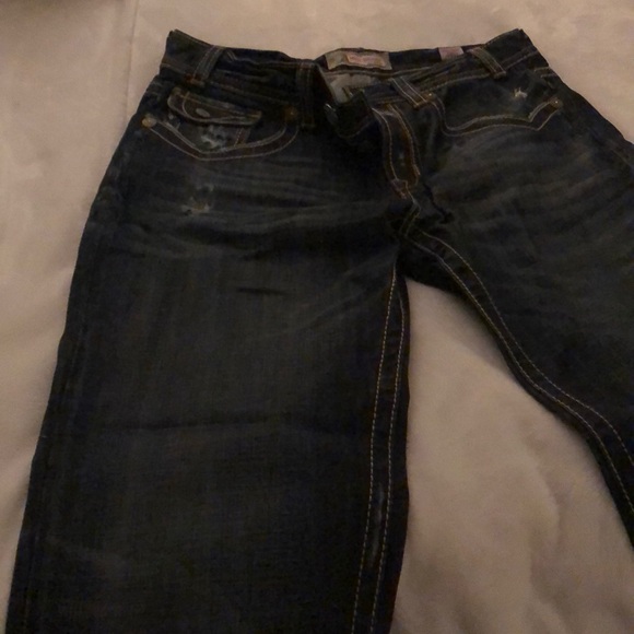 Buckle Jeans (MEK) - Picture 5 of 9